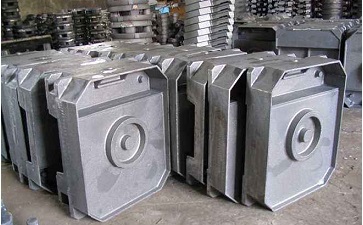 Làm thế nào để đảm bảo rằng vật liệu và chất lượng là đủ điều kiện khi đúc các vật đúc sắt màu xám